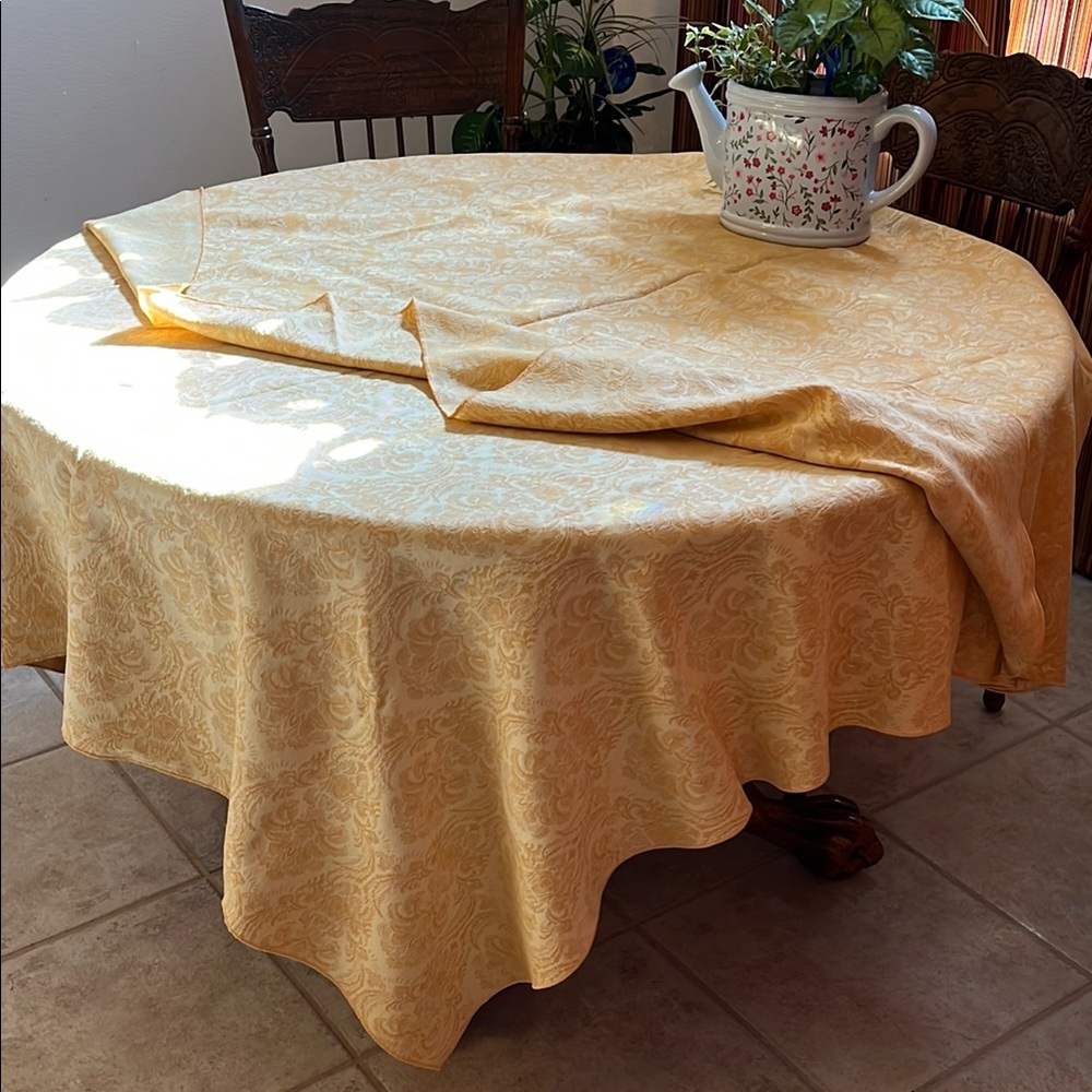 Large Elegant Gold Tablecloth